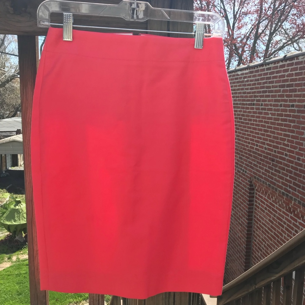 J. Crew bright pink pencil skirt Sz 00